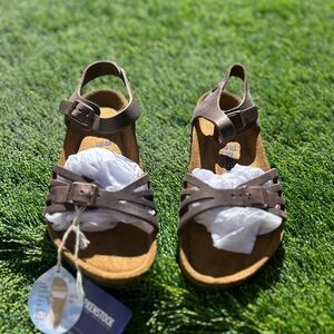 Birkenstock Bali Sandals in Habana Brown